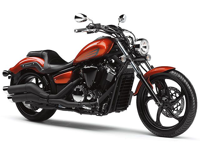 2014年 XVS1300CU ダルイエロイッシュレッドカクテル4（カタログメイン）