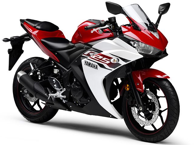 2015年 YZF-R25 ABS ビビッドレッドカクテル1（カタログメイン）