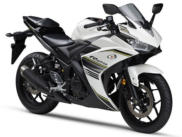 2017年 YZF-R25 ABS ホワイトメタリック6（カタログメイン）