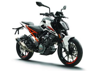2017年 125DUKEホワイト