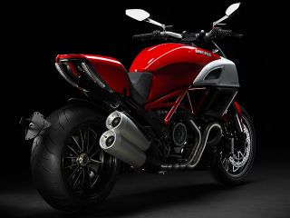 2011年 Diavel