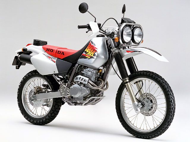 1997年 XR250 BAJA ブーンシルバーメタリック(カタログメイン)