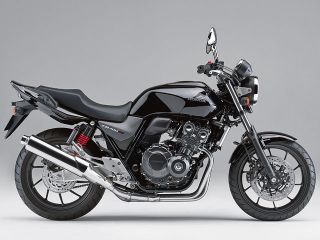 2018年 CB400 SUPER FOUR HYPER VTEC Revoグラファイトブラック（写真はABSモデル）