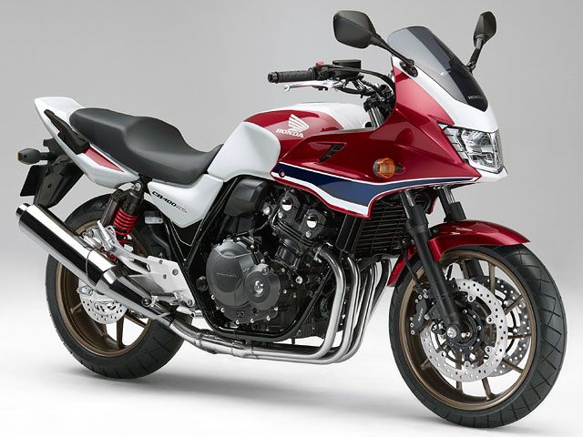 2018年 CB400 SUPER BOL D'OR ABS E Package パールサンビームホワイト（写真はEパッケージ非搭載）（カタログメイン）