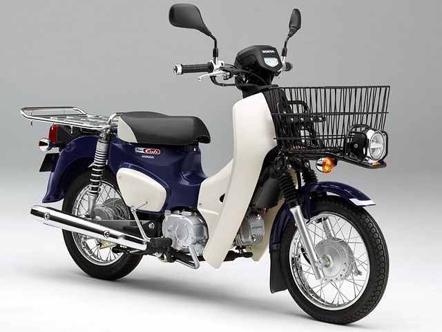 2018年 Super Cub 110 PRO セイシェルナイトブルー（カタログメイン）