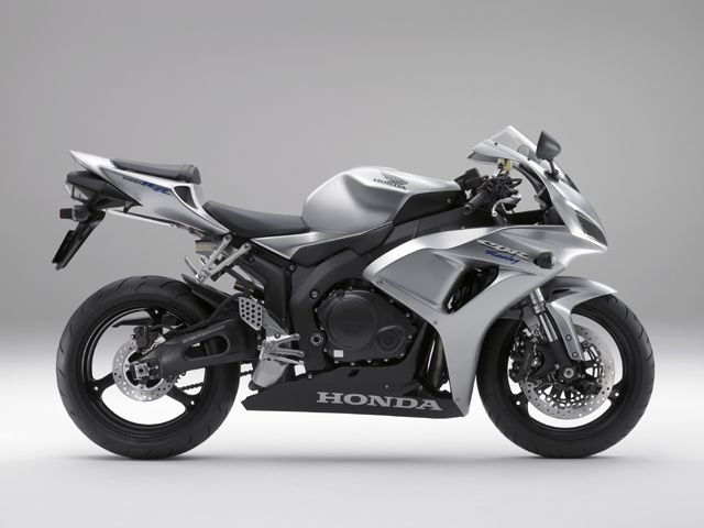 ホンダ(HONDA) CBR1000RR カラーチェンジ (2007年) の型式・スペック ホンダ(HONDA) CBR1000RR カラーチェンジ (2007年) の型式・スペック