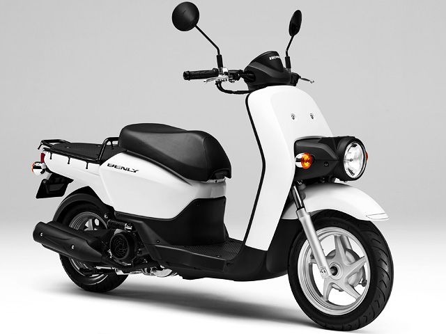 2018年 BENLY 110 ロスホワイト（カタログメイン）