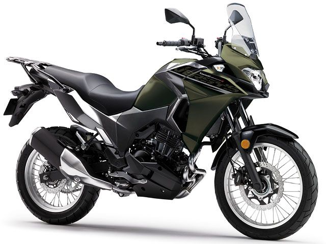 2018年 Versys-X 250 メタリックマットカバートグリーン×メタリックグラファイトグレー（カタログメイン）