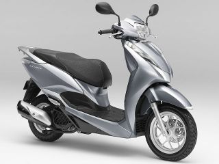 2018年 LEAD 125ランベントシルバーメタリック