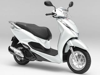 2018年 LEAD 125パールメタロイドホワイト