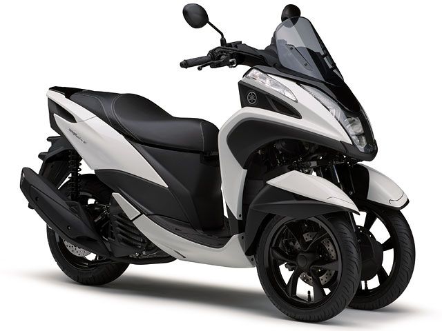 2018年 TRICITY 125 ホワイトメタリック6(カタログメイン)