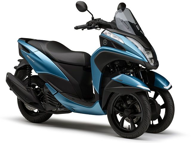 2018年 TRICITY 125 ABS ライトシアンメタリック4(カタログメイン)