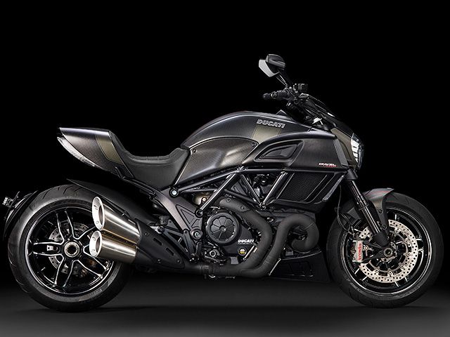 ドゥカティ Ducati ディアベルカーボン Diavel Carbonの型式 諸元表 詳しいスペック バイクのことならバイクブロス