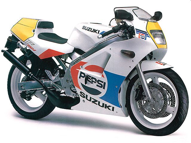 1988年 RGV250Γ ペプシバージョン（カタログメイン）