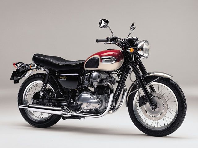 2001年 W650 ローハンドル仕様 キャンディカーディナルレッド×メタリックシャンパンゴールド（カタログメイン）
