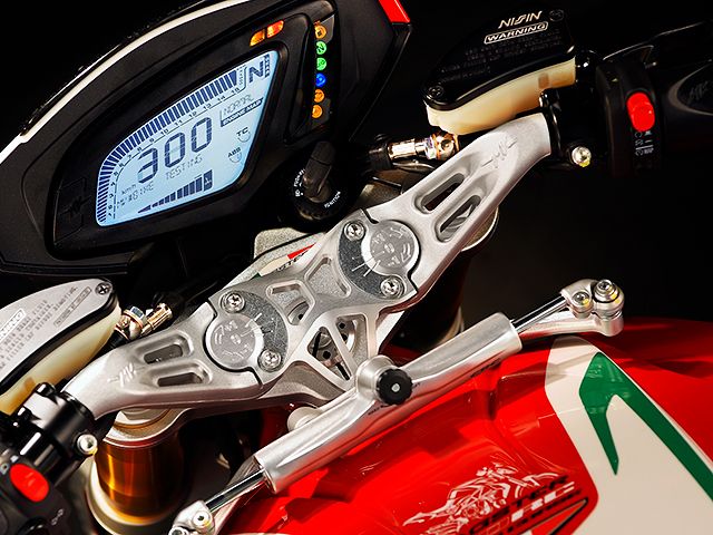 MVアグスタ（MV AGUSTA） ブルターレ800ドラッグスターRC | BRUTALE 800 DRAGSTER RC の型式・スペックならバイクブロス