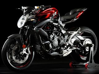 2017年 BRUTALE 800 RRパールショックレッド／メタリックカーボンブラック