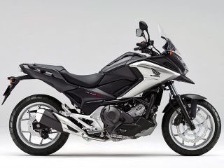 2018年 NC750X Dual Clutch Transmission ABS E Packageマットガンパウダーブラックメタリック