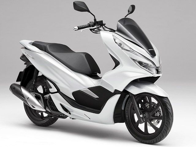 2018年 PCX150 ABS パールジャスミンホワイト（カタログメイン）