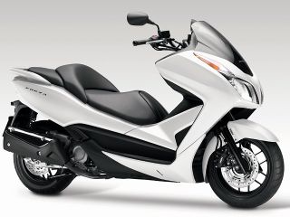 2013年 NSS300 FORZAPearl Himalayas White