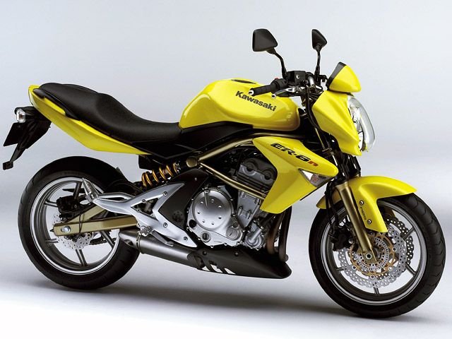 2006年 ER-6n ABS ビビッドイエロー（カタログメイン）
