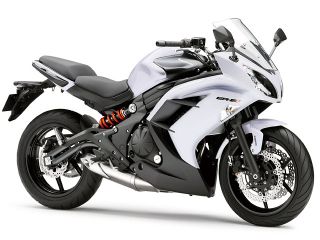 2013年 ER-6f ABSパールスターダストホワイト