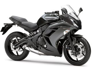 2014年 ER-6fメタリックムーンダストグレー×メタリックフラットスパークブラック