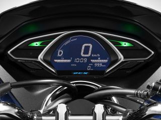 年 PCX HYBRID