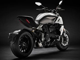 2019年 Diavel 1260（リアビュー）