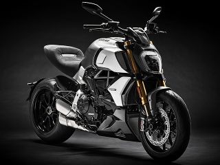 2019年 Diavel 1260Sサンドストーングレー