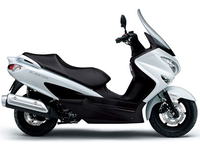 2016年 BURGMAN 125 (カタログメイン)