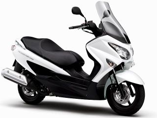 2019年 BURGMAN 200ブリリアントホワイト