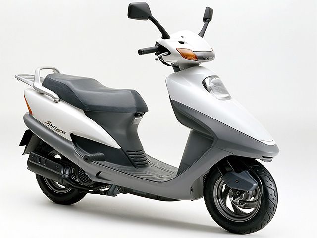 1995年 SPACY 125 パールシーシェルホワイト（カタログメイン）