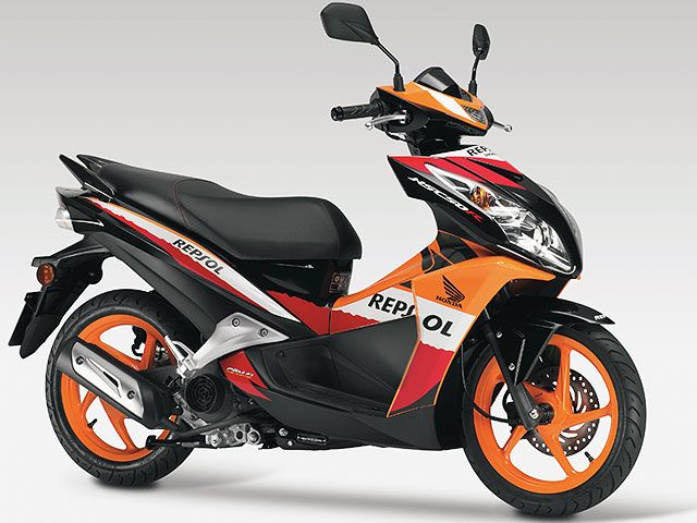 2013年 NSC50R (カタログメイン)