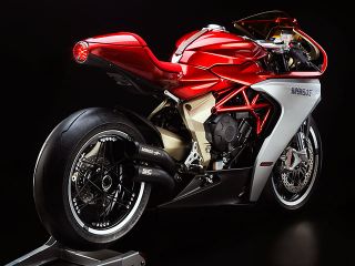 年 SUPERVELOCE 800  Serie OroPEARL SHOCK RED/AGO SILVER