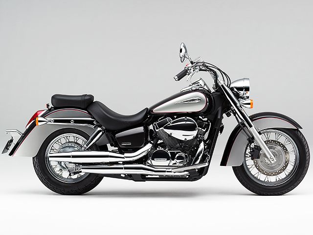 2010年 Shadow 750 パールコスミックブラック（カタログメイン）