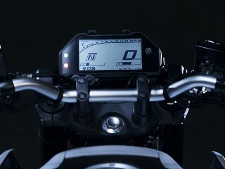 2020年 MT-03（メーター表示イメージ）