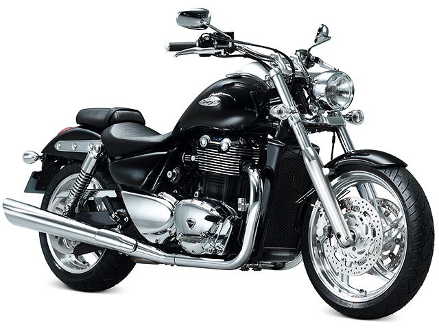 2013年 Thunderbird ファントムブラック（カタログメイン）