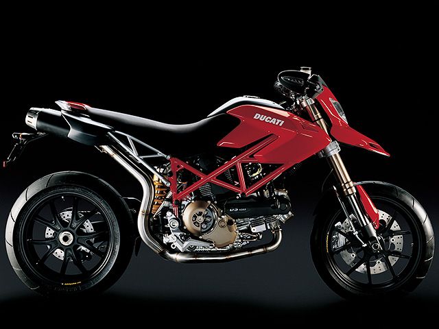 年 Hypermotard 1100 （カタログメイン）