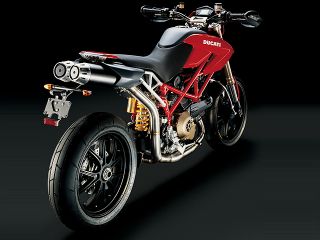年 Hypermotard 1100