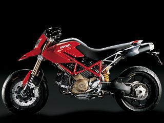 年 Hypermotard 1100