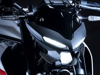 2020年 MT-25（ヘッドライト点灯イメージ）