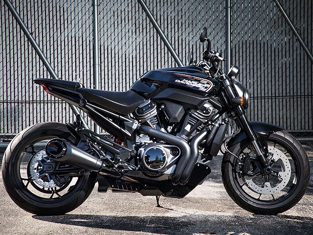 2018年 New StreetFighter Model (カタログメイン)