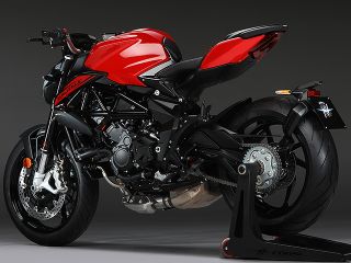 2020年 BRUTALE 800 ROSSO（リアビュー）