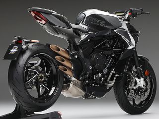 2020年 BRUTALE 800 RR（リアビュー）