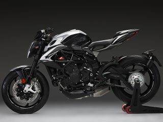 2020年 BRUTALE 800 RR（サイドビュー）