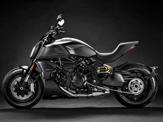 2020年 Diavel 1260（サイドビュー）