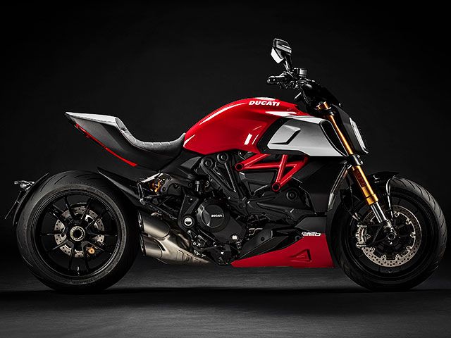 2020年 Diavel 1260S ドゥカティ・レッド（カタログメイン）