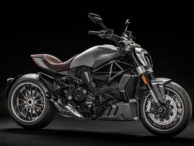 2019年 X Diavel リキッドコンクリートグレー（カタログメイン）