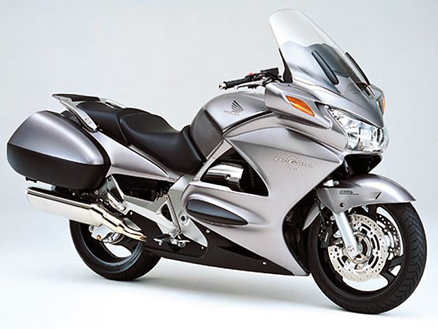 2002年 ST1300 PAN EUROPEAN （カタログメイン）